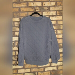 Universal Thread quilted oversized sweater, size small